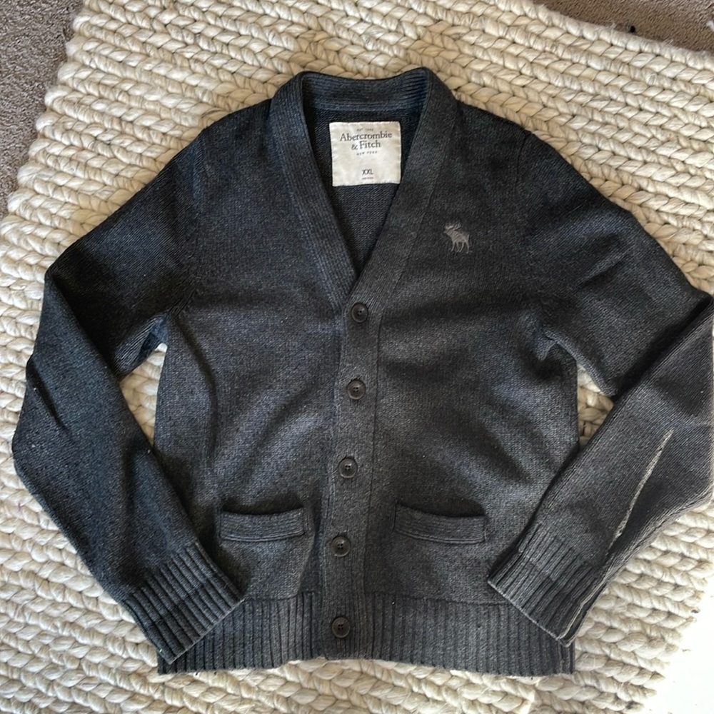 Men’s charcoal grey Abercrombie cardigan